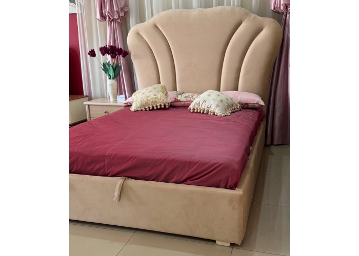 Кровать с подъемным механизмом 